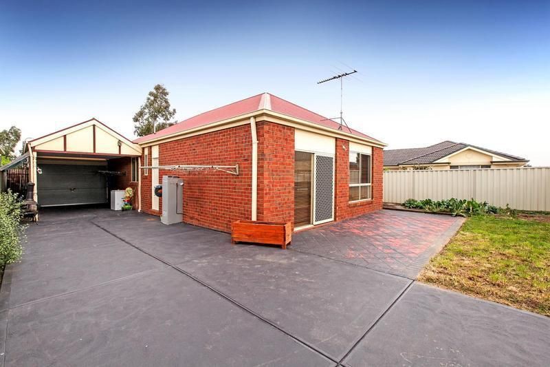 9 Simpson Place, Caroline Springs, VIC 3023, Caroline Springs - Thumbnail 5