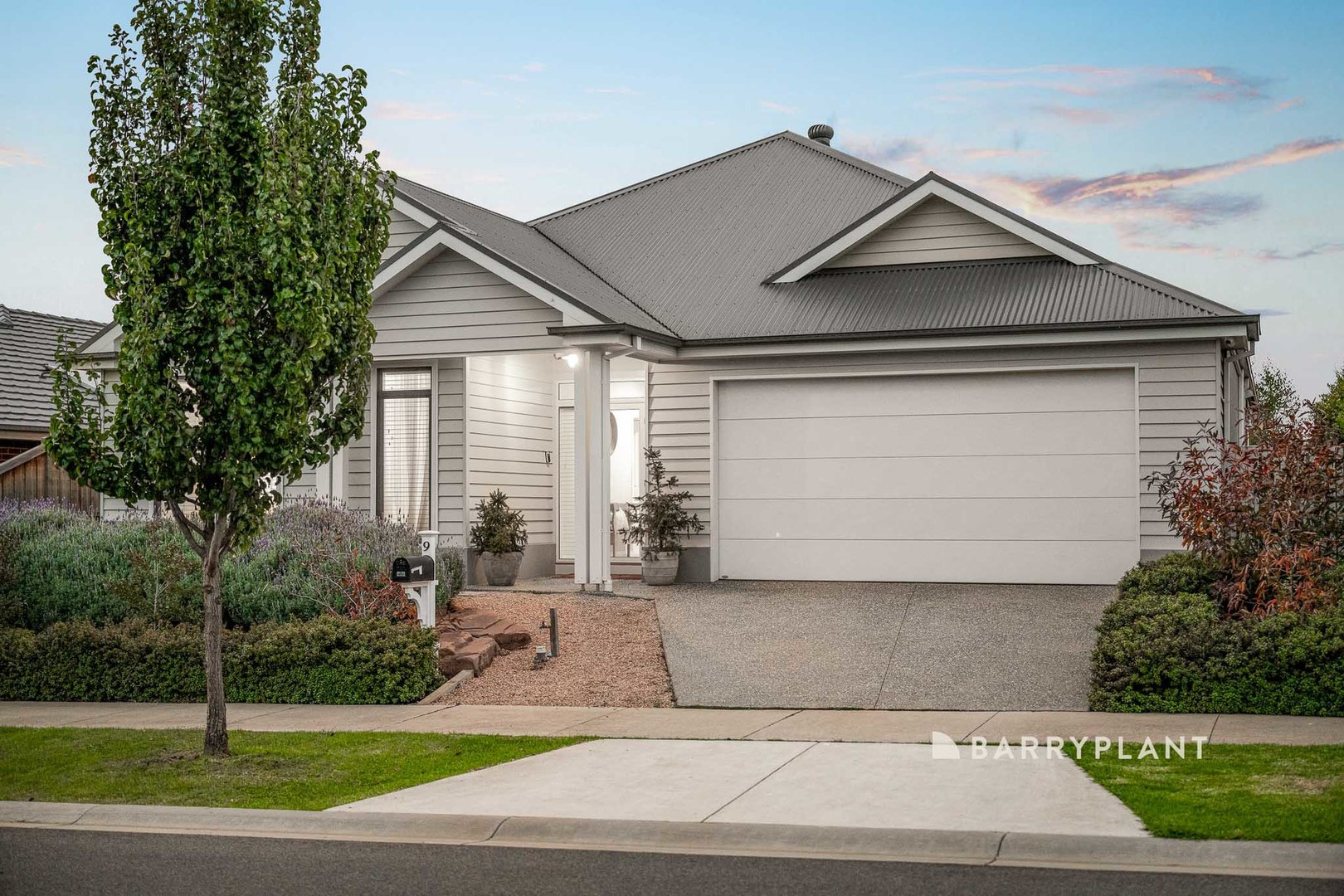 9 Stamford Street, Warragul, VIC 3820 - Thumbnail 2 - 04/12/2025