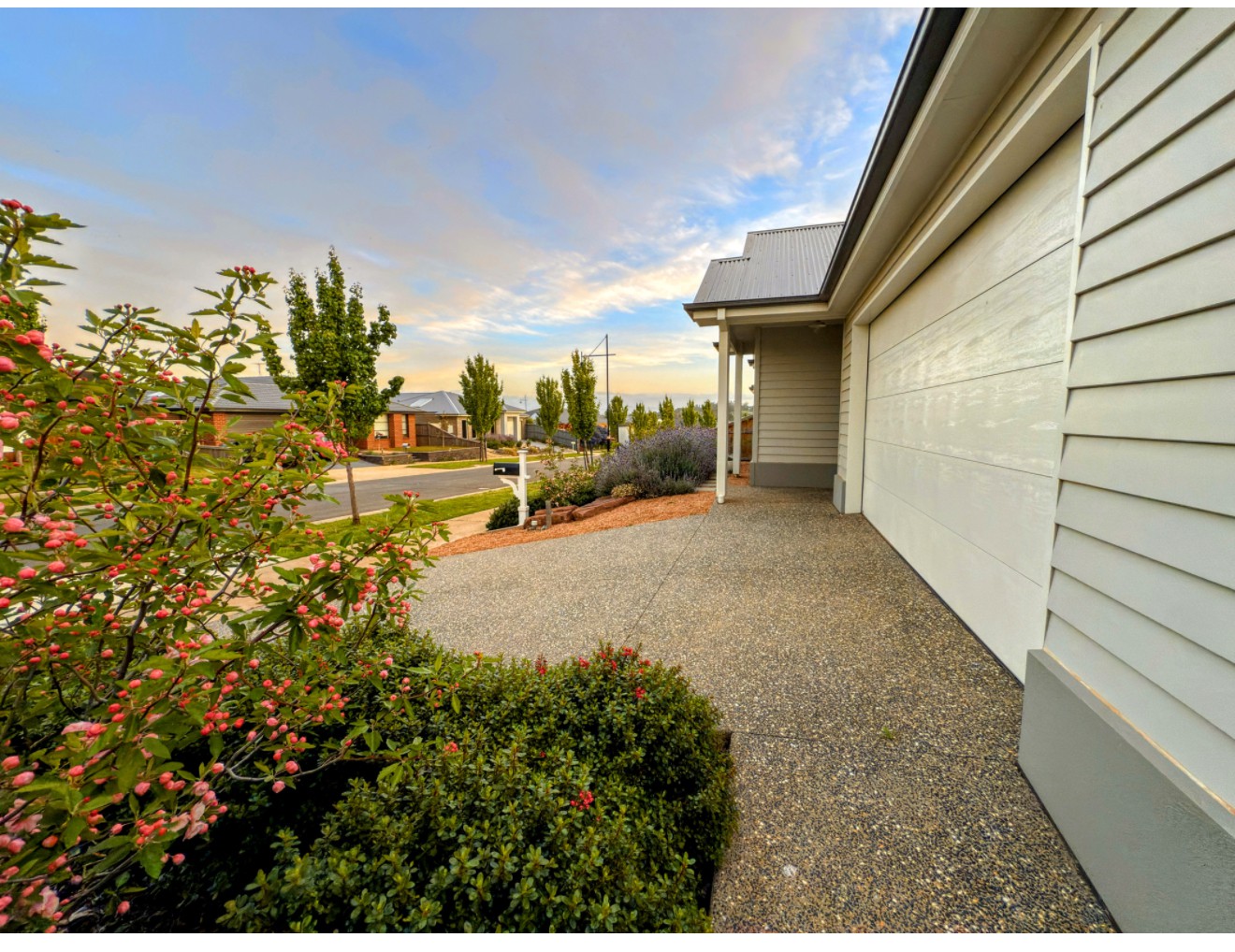 9 Stamford Street, Warragul, VIC 3820 - Thumbnail 2 - 04/12/2025