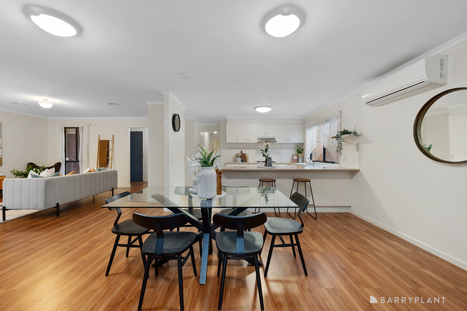 9 Strutt Place, Caroline Springs, VIC 3023 - Thumbnail 2 - 25/02/2026