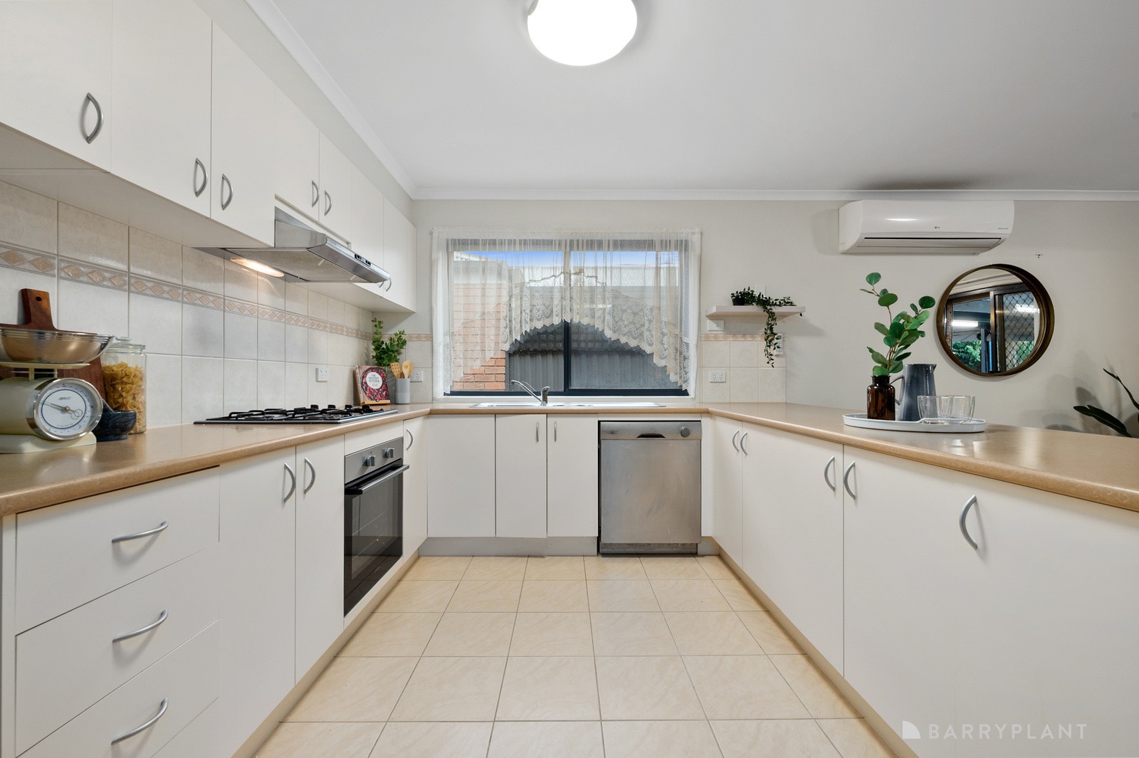 9 Strutt Place, Caroline Springs, VIC 3023, Caroline Springs - Thumbnail 4
