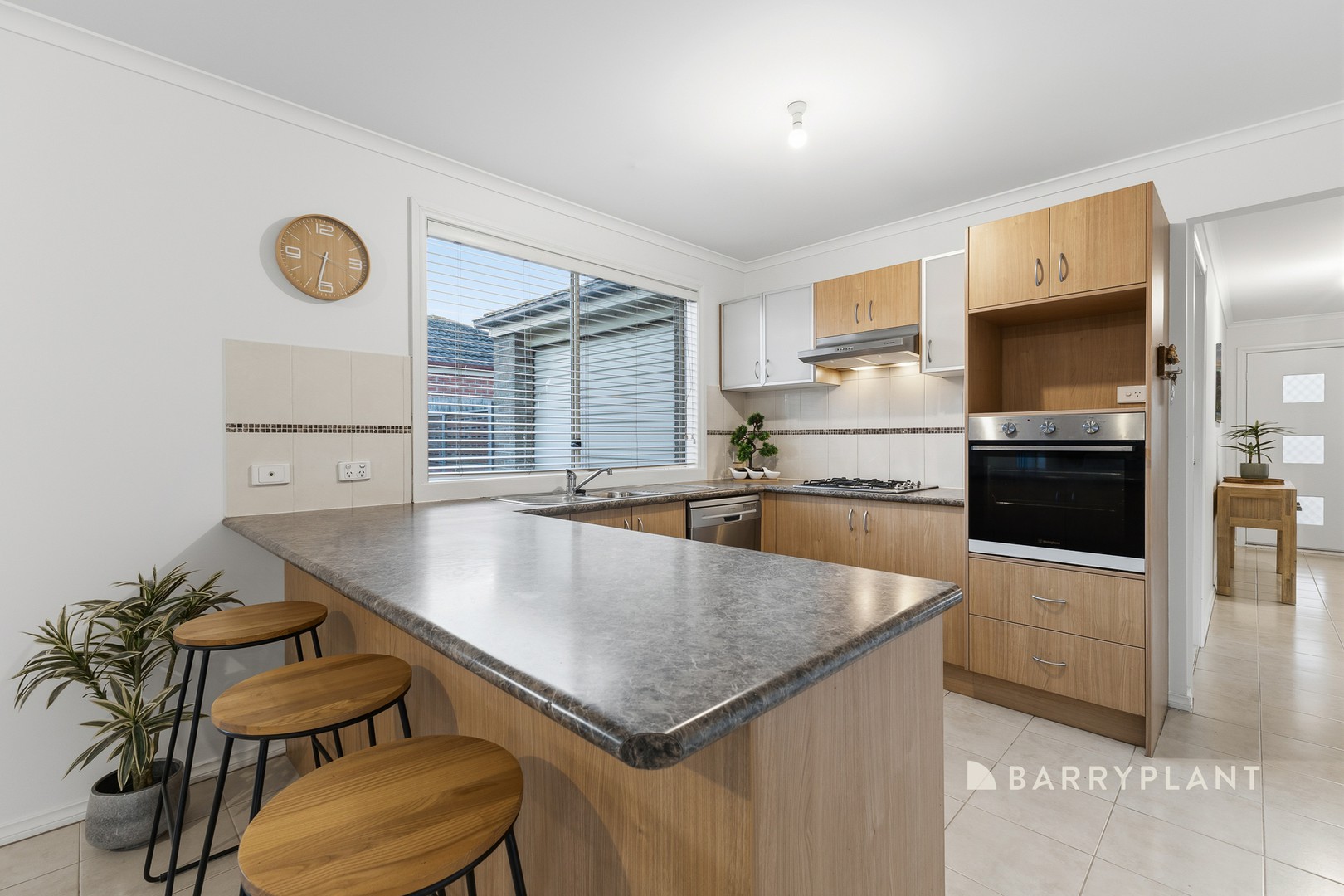 9 Sweet Pea Drive, Pakenham, VIC 3810 - Thumbnail 2 - 28/04/2026