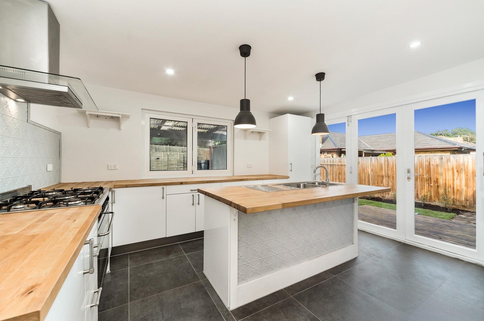 9 Swift Street, Frankston, VIC 3199 - Thumbnail 2 - 05/02/2026