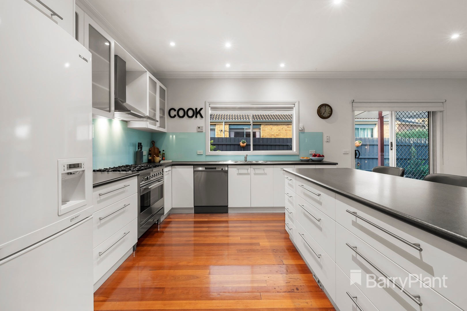 9 Taree Place, Mill Park, VIC 3082, Mill Park - Thumbnail 3