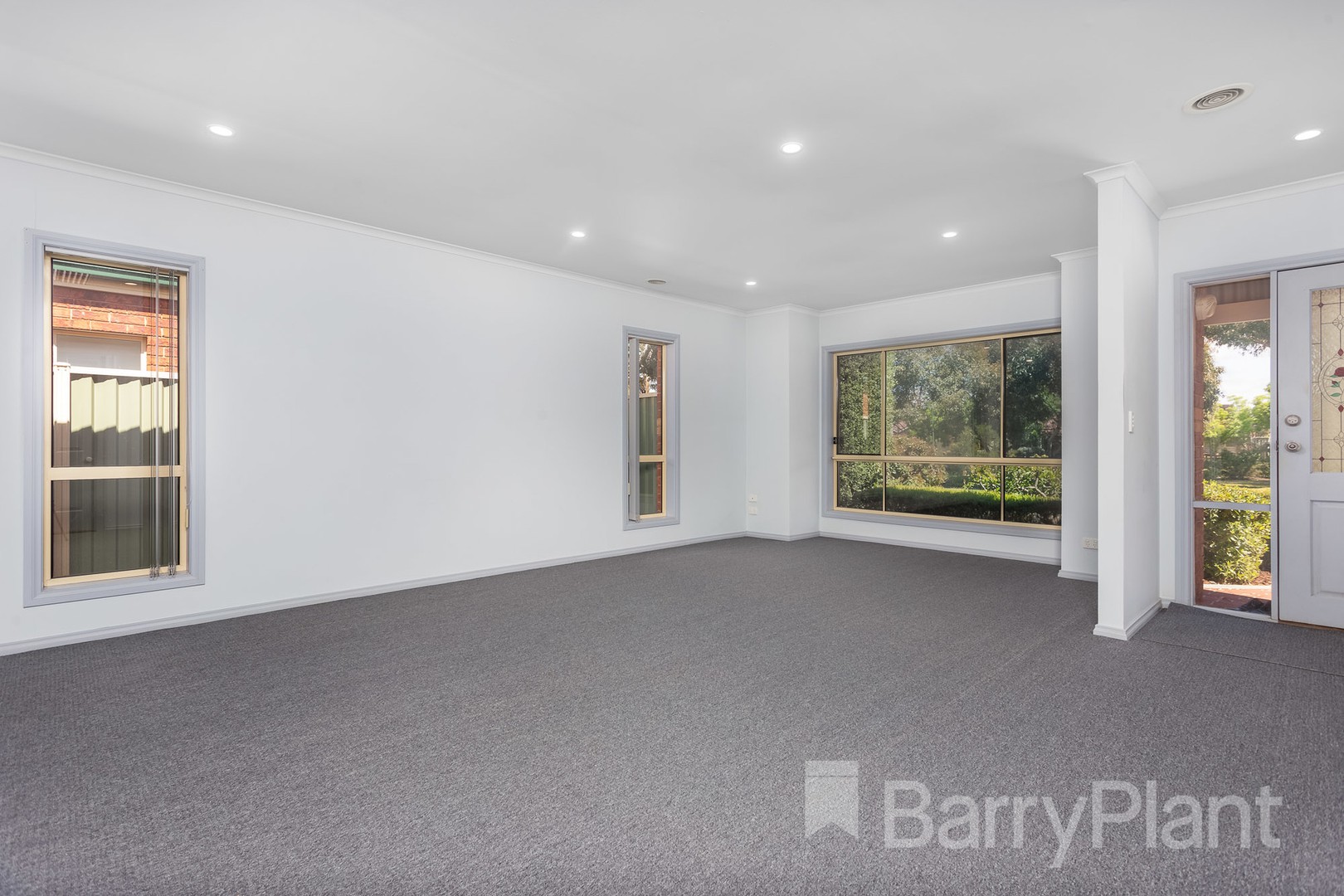 9 The Crescent, Point Cook, VIC 3030, Point Cook - Thumbnail 2