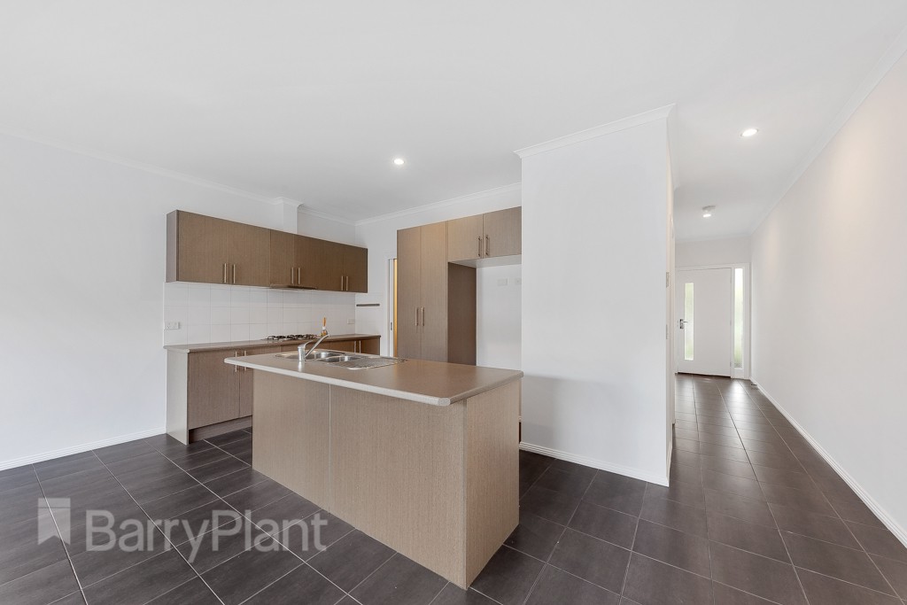 9 The EntranceCaroline Springs, VIC 3023  - Leased, Caroline Springs - Thumbnail 2