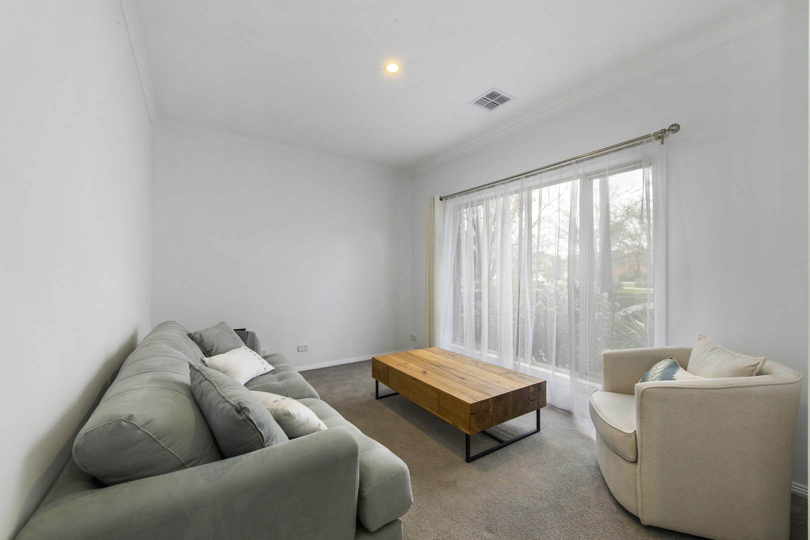 9 The Entrance, Caroline Springs, VIC 3023, Caroline Springs - Thumbnail 2