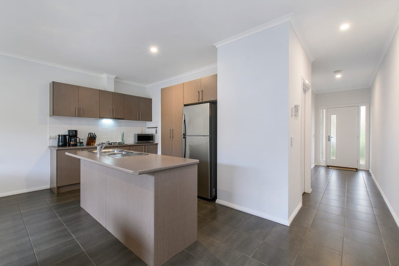 9 The Entrance, Caroline Springs, VIC 3023, Caroline Springs - Thumbnail 4