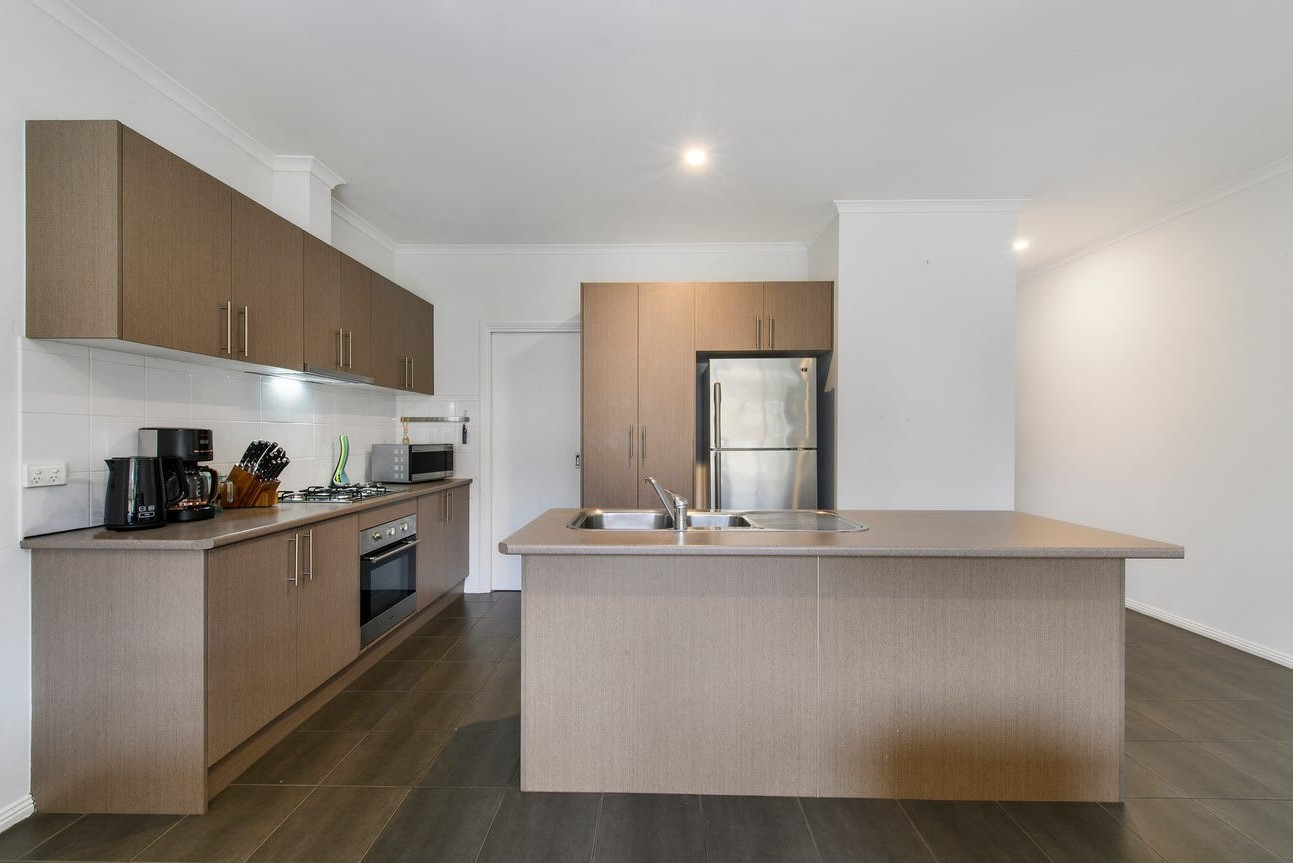 9 The Entrance, Caroline Springs, VIC 3023, Caroline Springs - Thumbnail 5