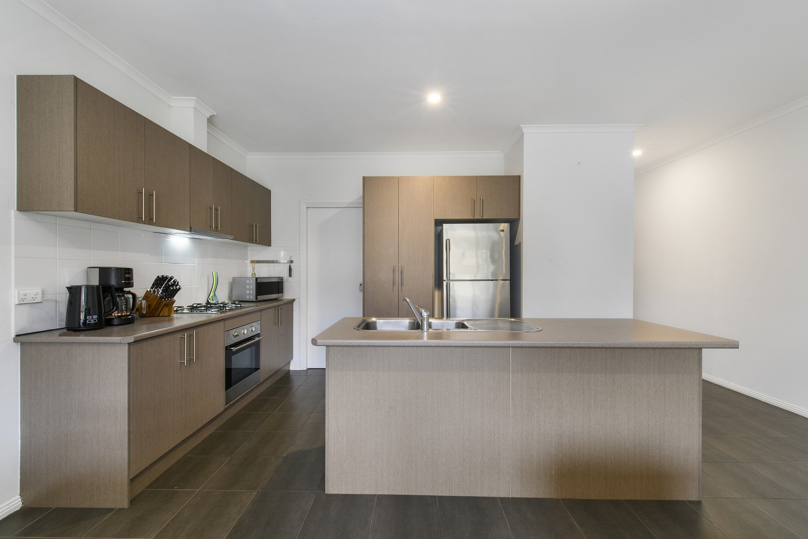 9 The Entrance, Caroline Springs, VIC 3023, Caroline Springs - Thumbnail 5