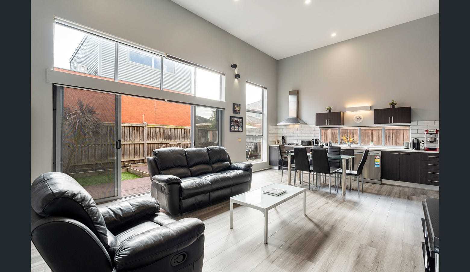 9 Thirlestane Place, Craigieburn, VIC 3064, Craigieburn - Thumbnail 2