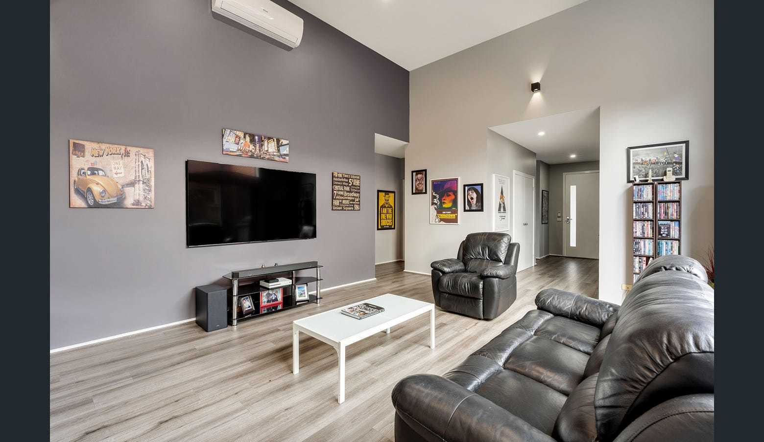 9 Thirlestane Place, Craigieburn, VIC 3064, Craigieburn - Thumbnail 3