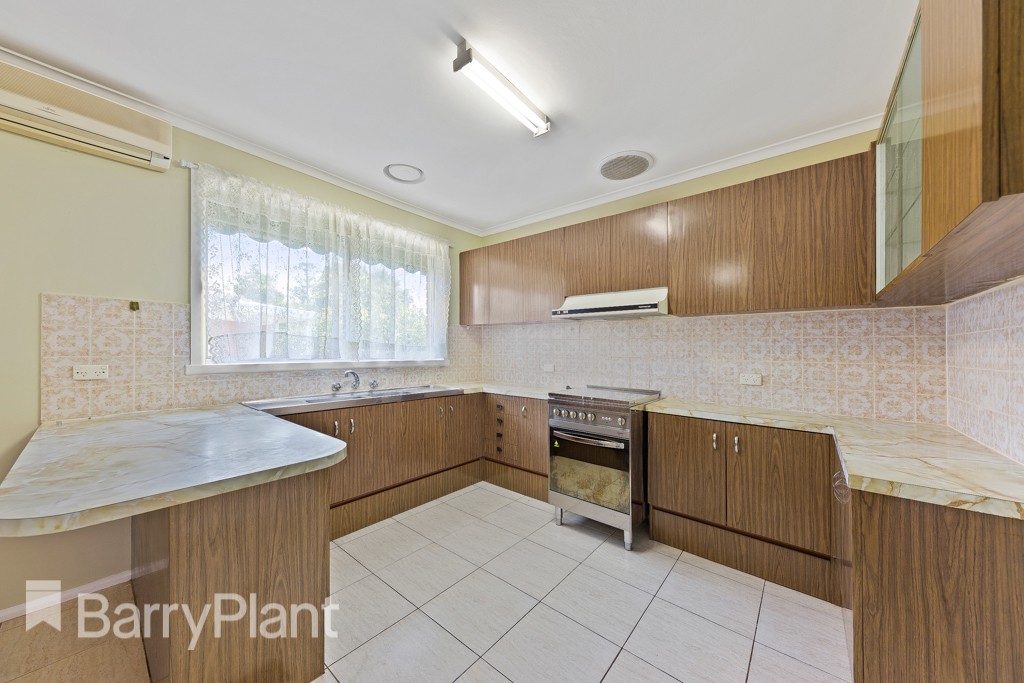 9 Thorndon Drive, St Albans, VIC 3021, St Albans - Thumbnail 2