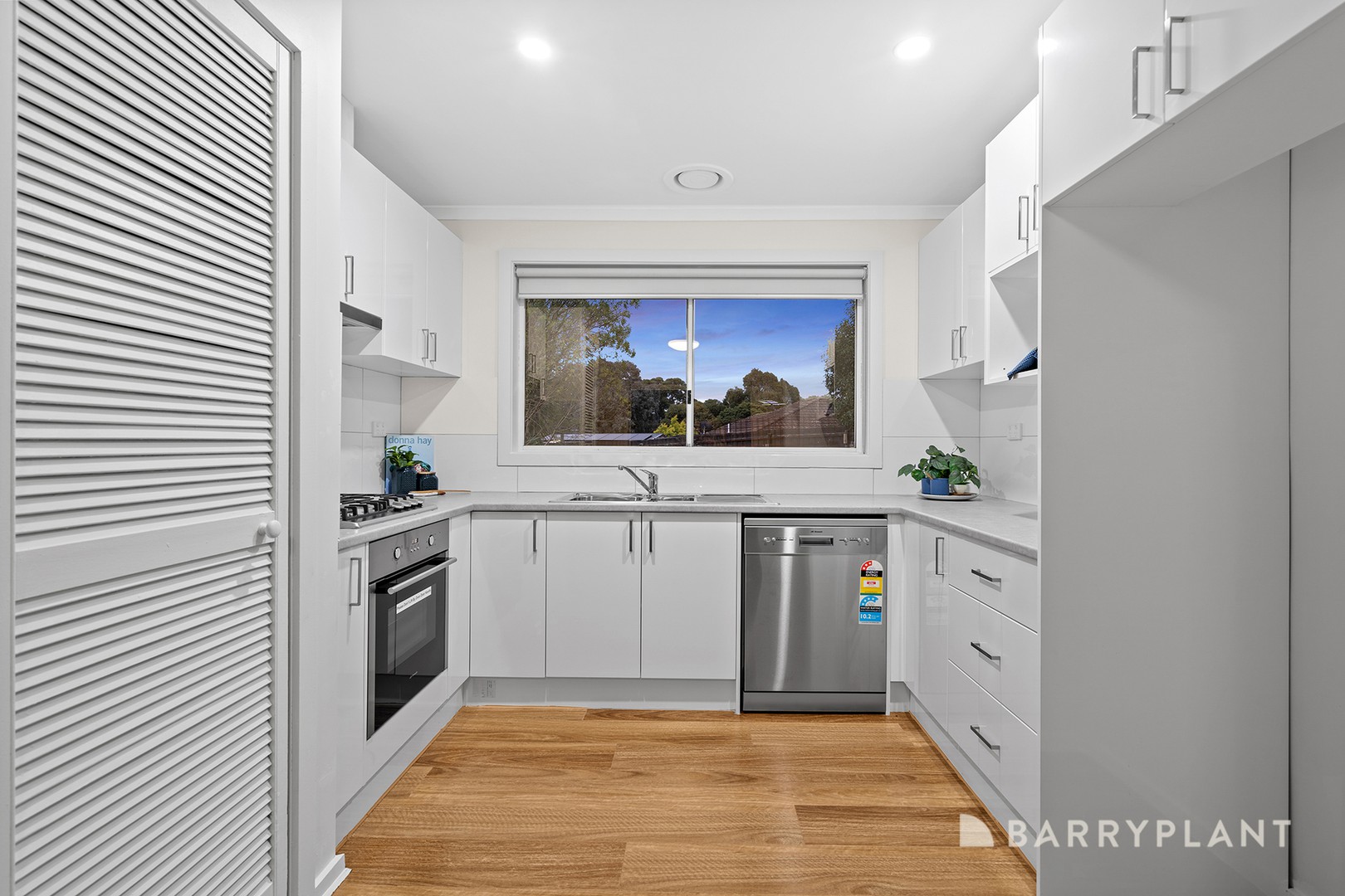 9 Trafalgar Crescent, Lilydale, VIC 3140, Lilydale - Thumbnail 3