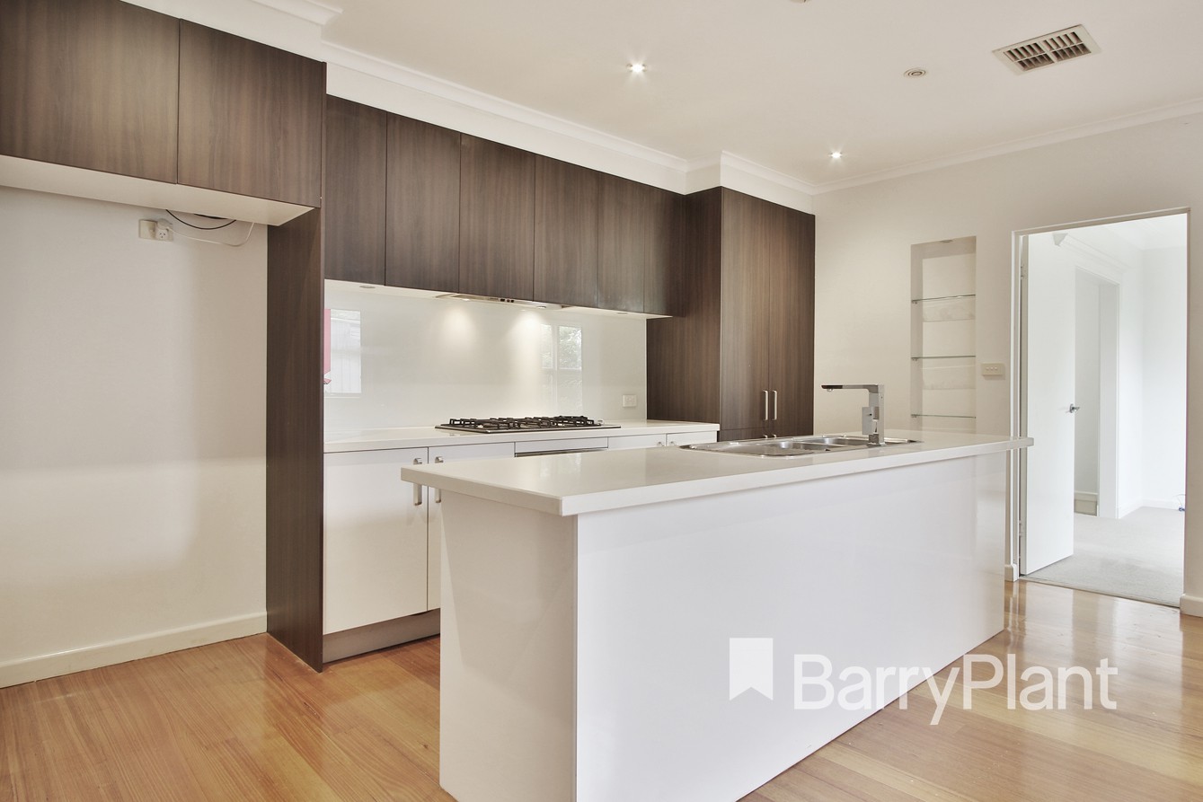 9 Tudor  Road, Doncaster, VIC 3108, Doncaster - Thumbnail 2