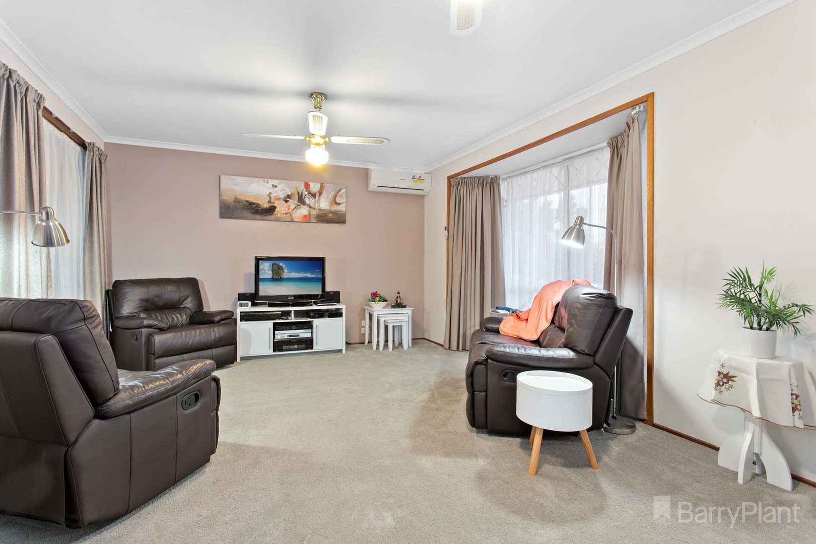 9 Union Avenue, Pakenham, VIC 3810 - Thumbnail 2 - 07/11/2024