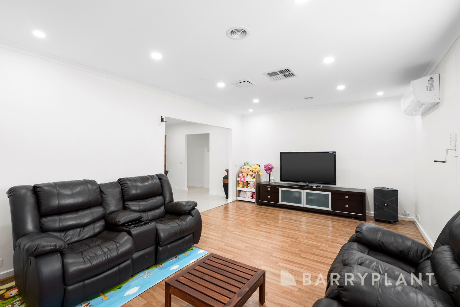 9 Veronica Place, Sunshine West, VIC 3020 - Thumbnail 2 - 02/01/2024