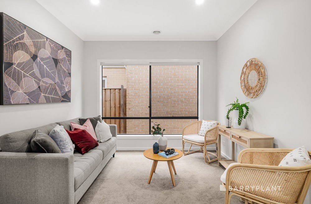 9 Weymouth Circuit, Donnybrook, VIC 3064 - Thumbnail 2 - 01/05/2025