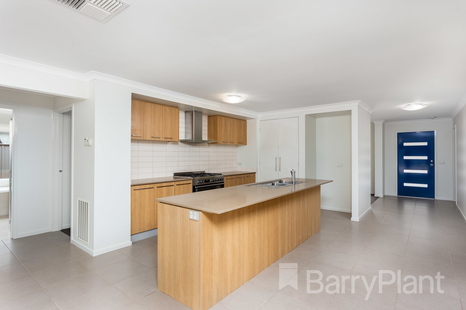 9 Whiteley Avenue, Point Cook, VIC 3030, Point Cook - Thumbnail 2