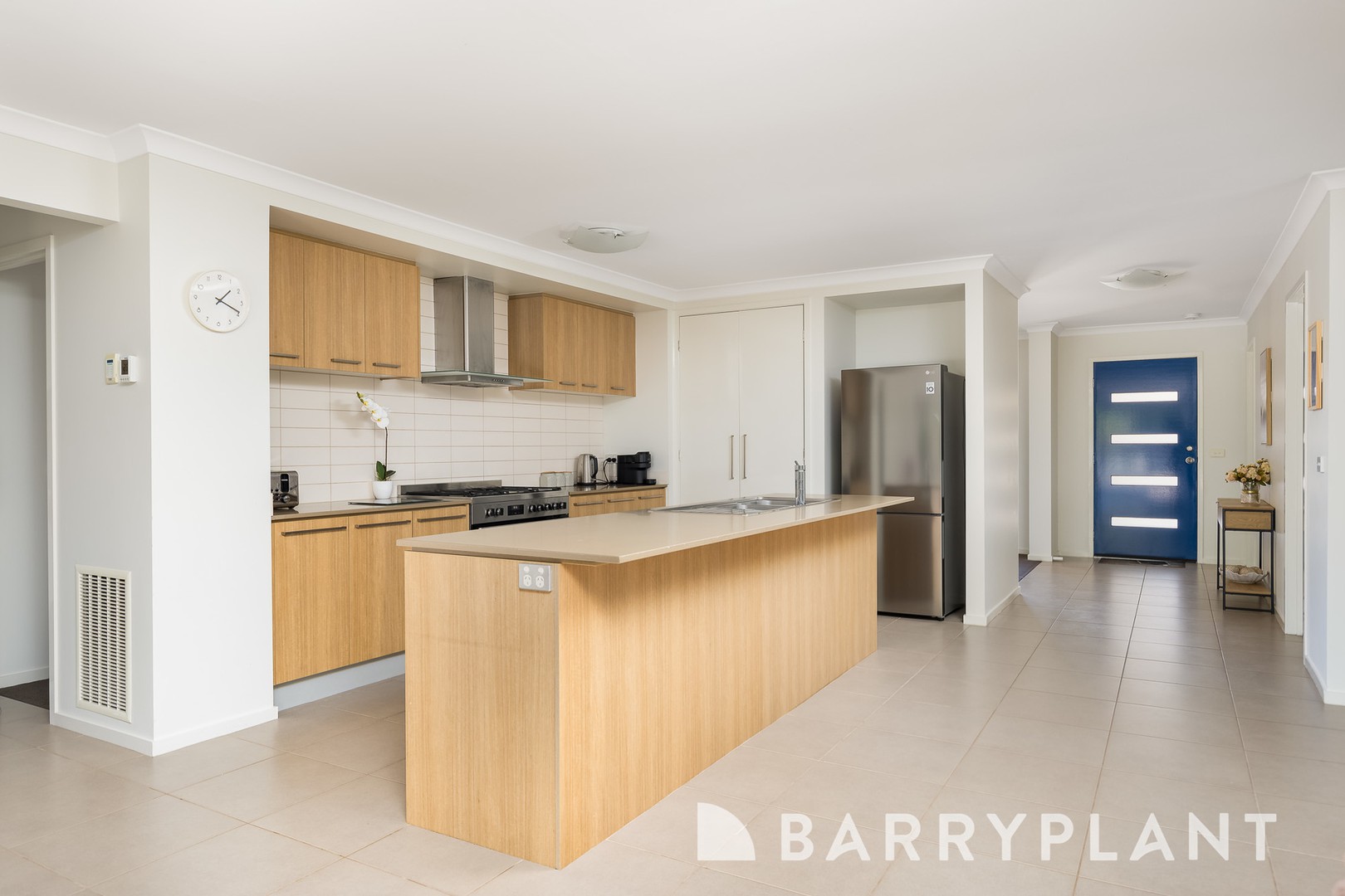 9 Whiteley Avenue, Point Cook, VIC 3030, Point Cook - Thumbnail 3