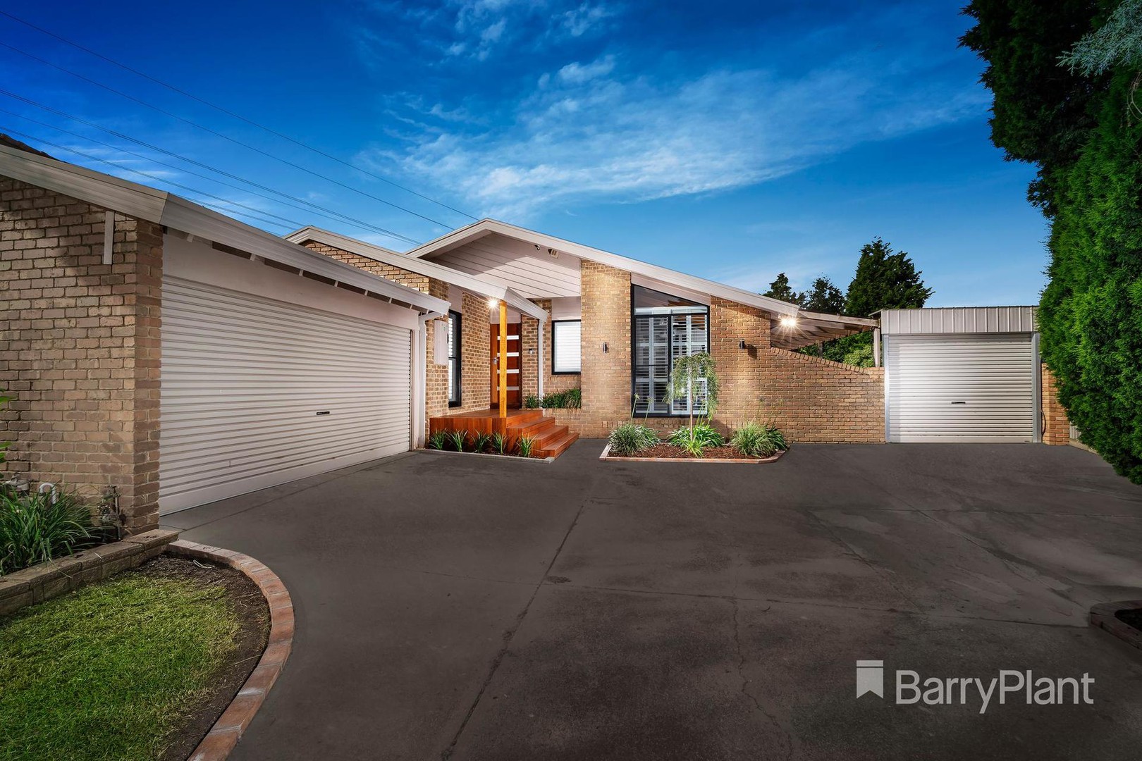 9 Whitfield CourtMill Park, VIC 3082