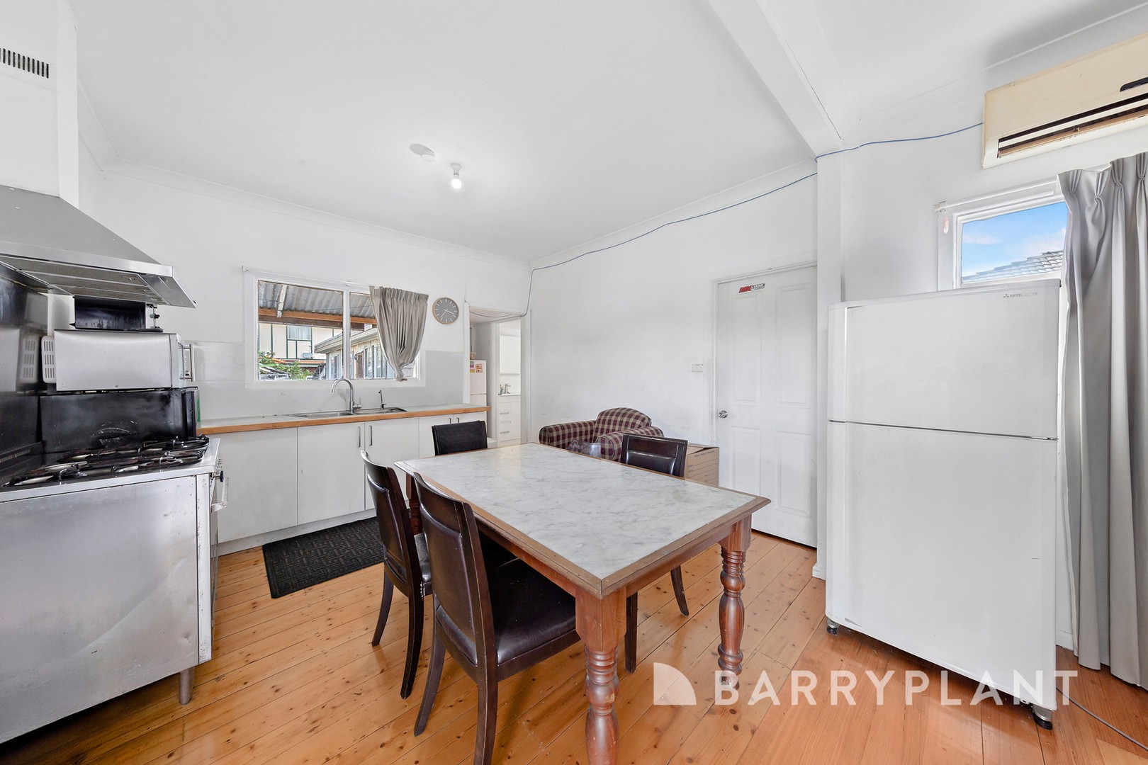 9 Winifred Street, St Albans, VIC 3021, St Albans - Thumbnail 4