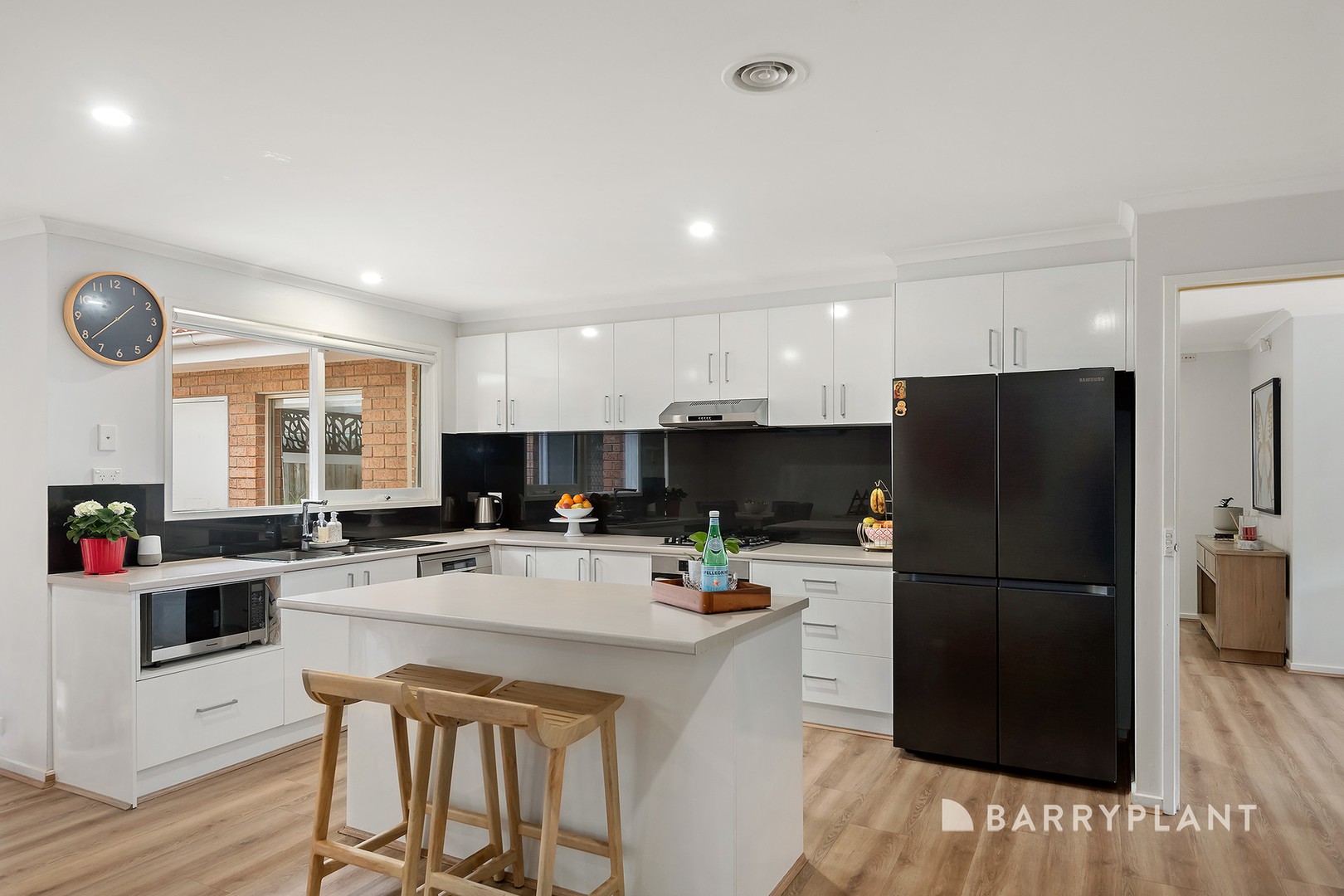 9 Wirrabarra Place, Berwick, VIC 3806 - Thumbnail 2 - 12/11/2025