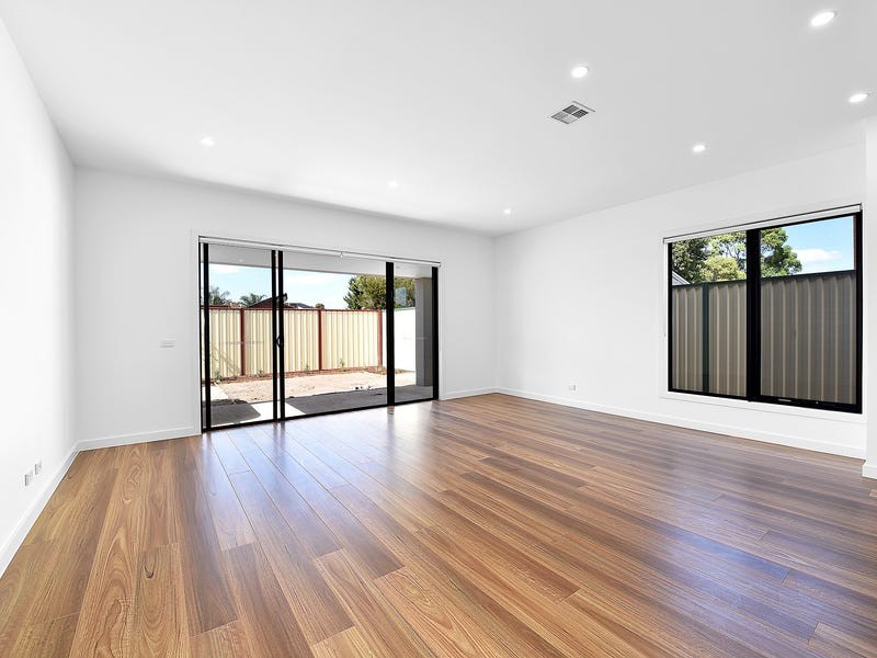 9 Woorigoleen Drive, Keilor East, VIC 3033 - Thumbnail 2 - 09/04/2026