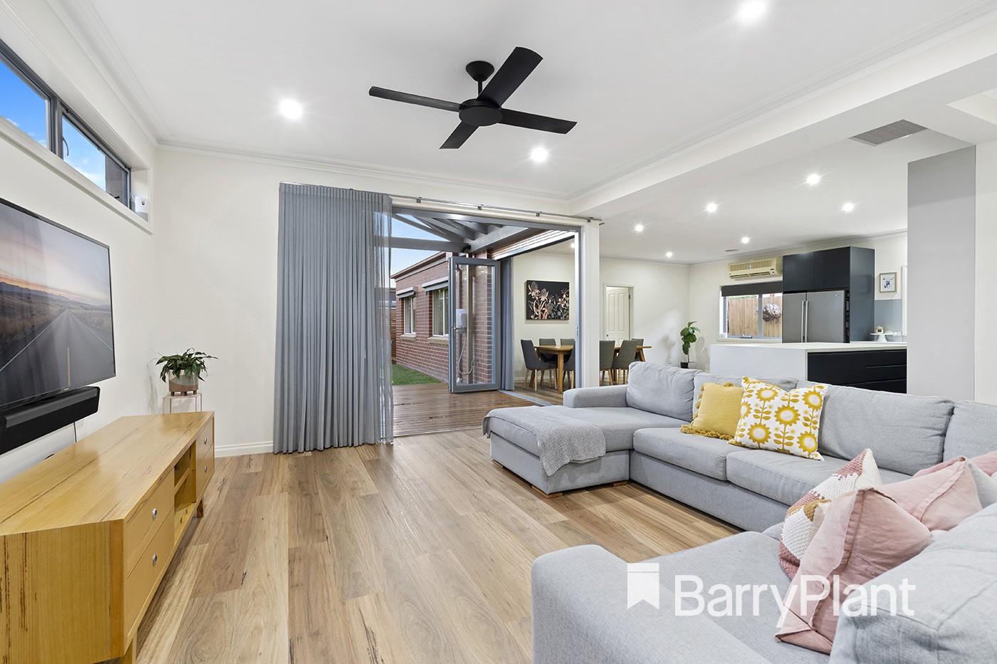 9 Yering Place, Chirnside Park, VIC 3116, Chirnside Park - Thumbnail 5