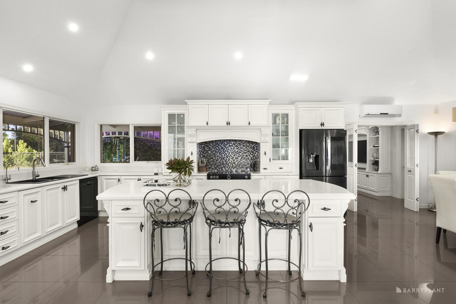90 Bells Hill Road, Research, VIC 3095, Research - Thumbnail 8