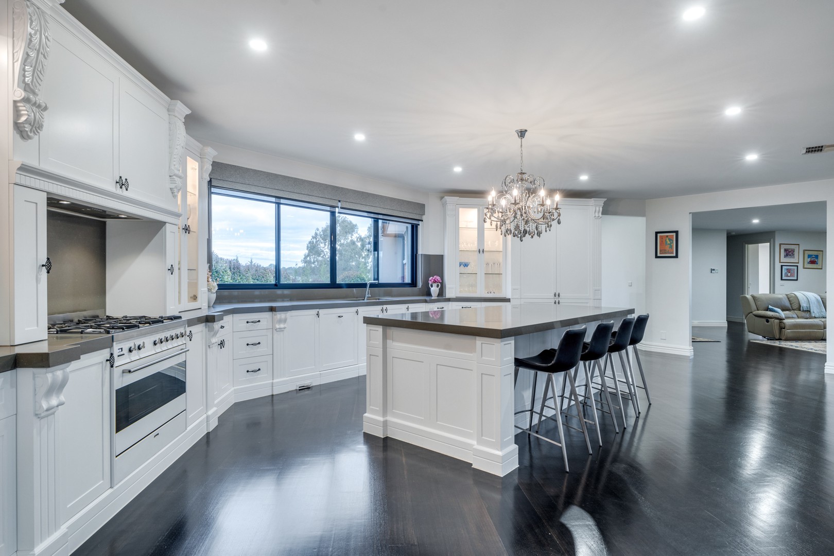 90 Forest Red Gum Drive, Mickleham, VIC 3064, Mickleham - Thumbnail 3