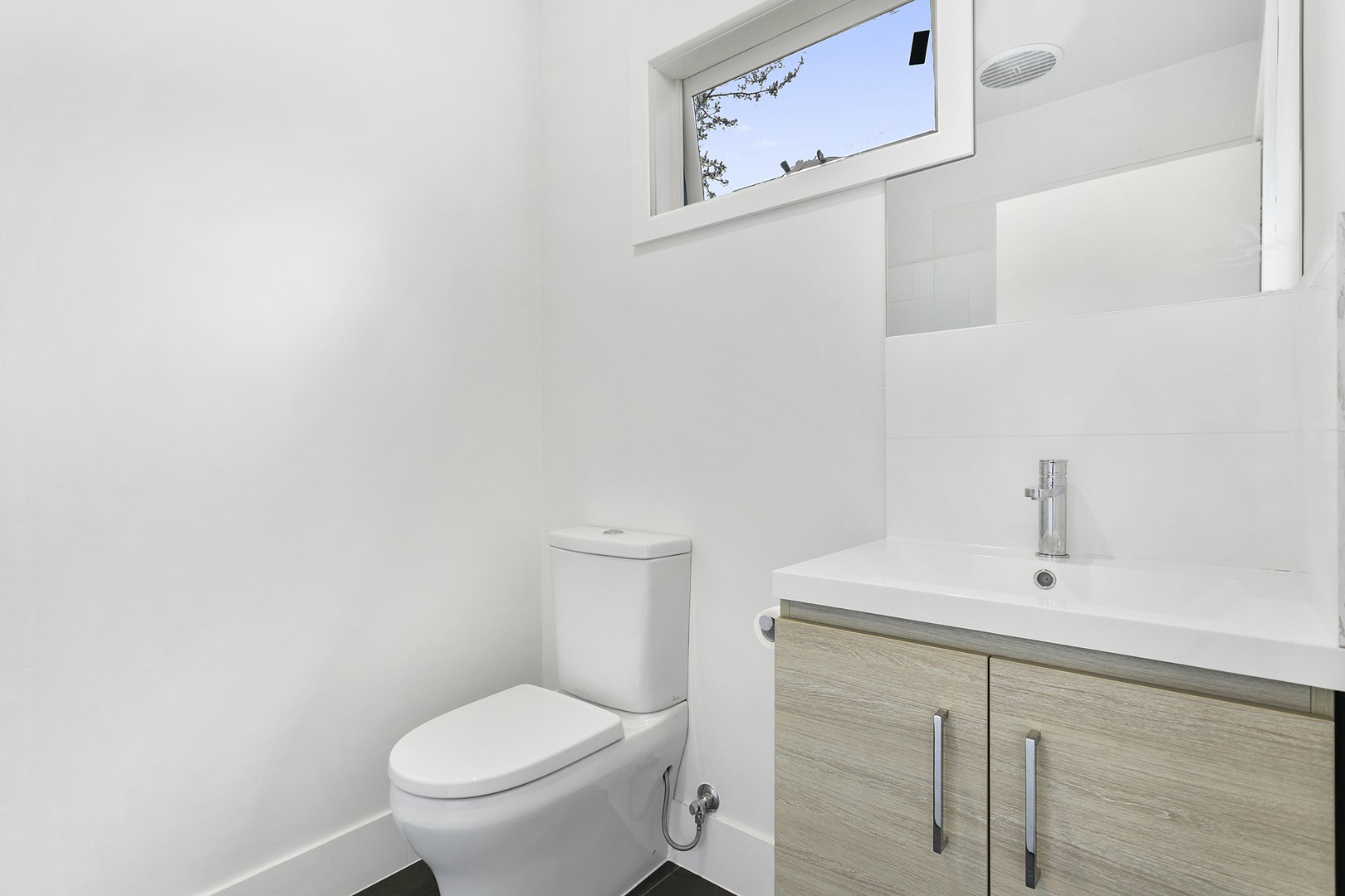 90 Fourth Avenue, Rosebud, VIC 3939, Rosebud - Thumbnail 3