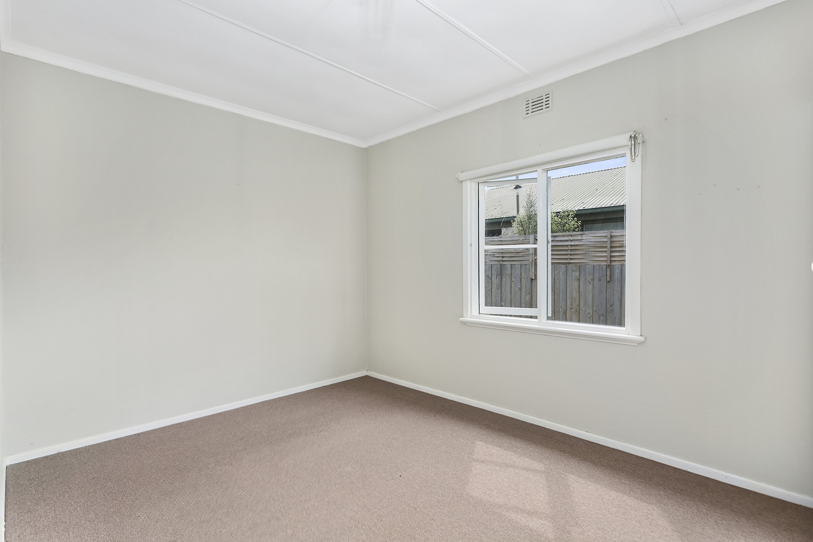 90 Fourth Avenue, Rosebud, VIC 3939, Rosebud - Thumbnail 4
