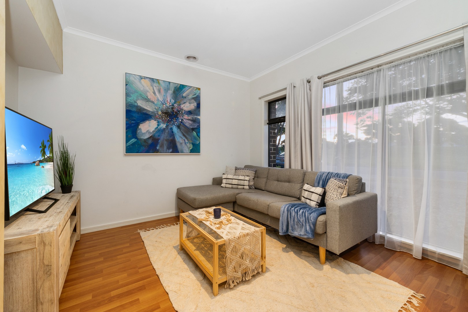 90 Jindabyne Avenue, Taylors Hill, VIC 3037, Taylors Hill - Thumbnail 2