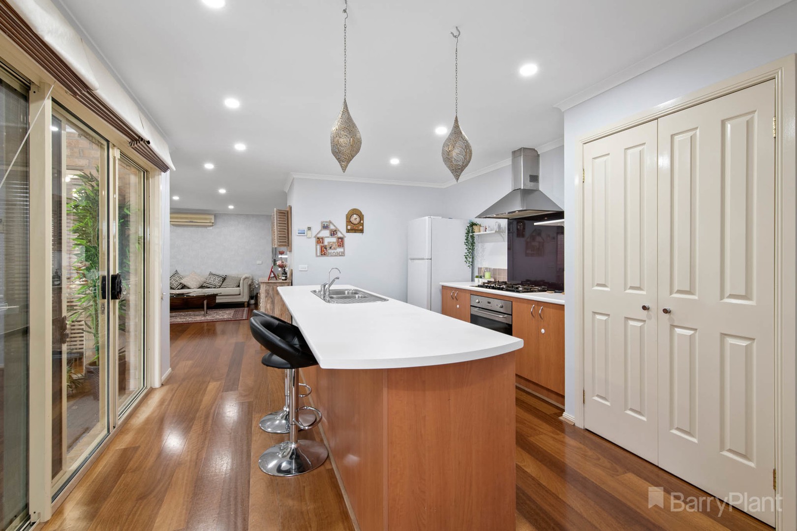 90 Langbourne Drive, Narre Warren South, VIC 3805, Narre Warren South - Thumbnail 2