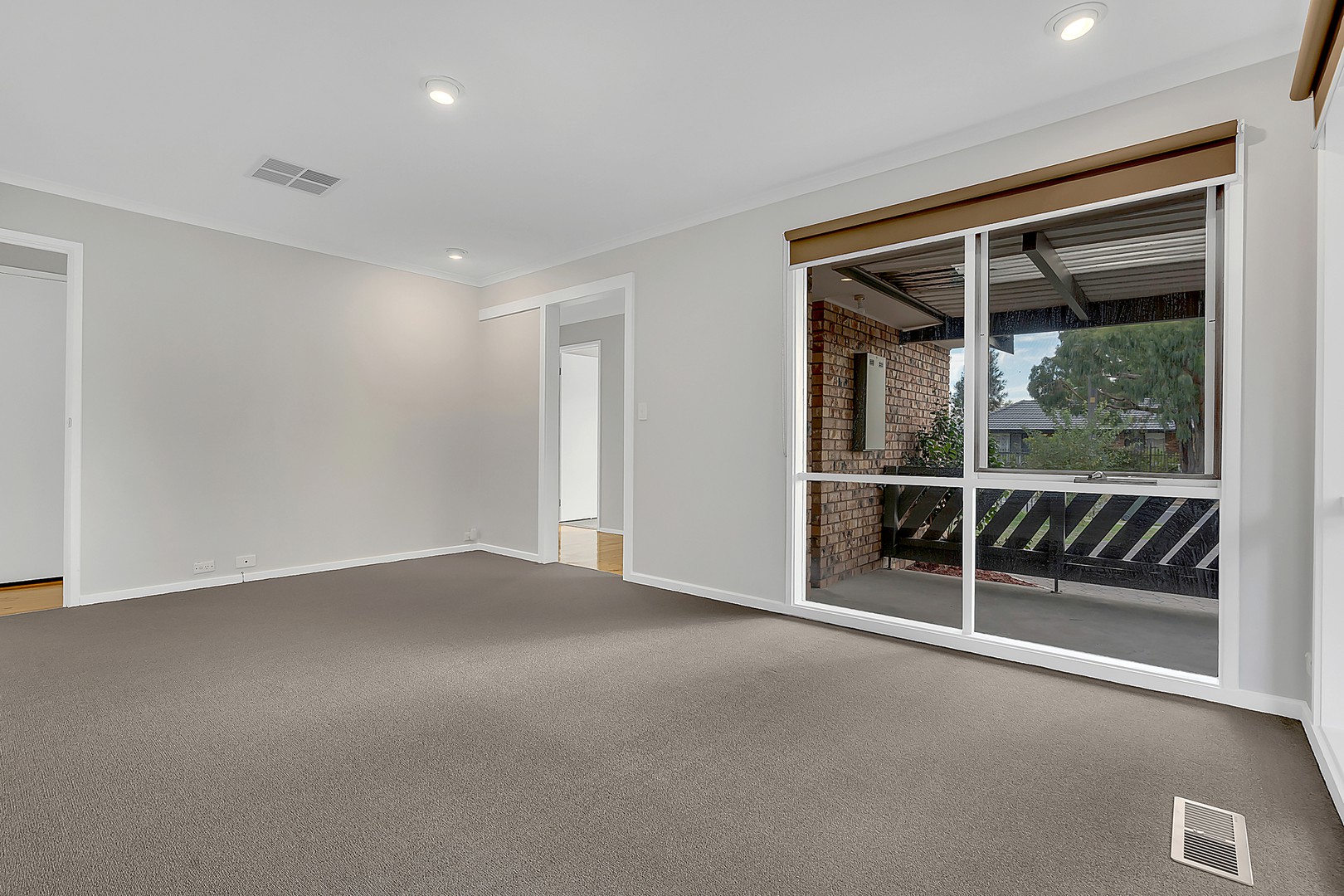 90 Langdon CrescentCraigieburn, VIC 3064, Craigieburn - Thumbnail 4