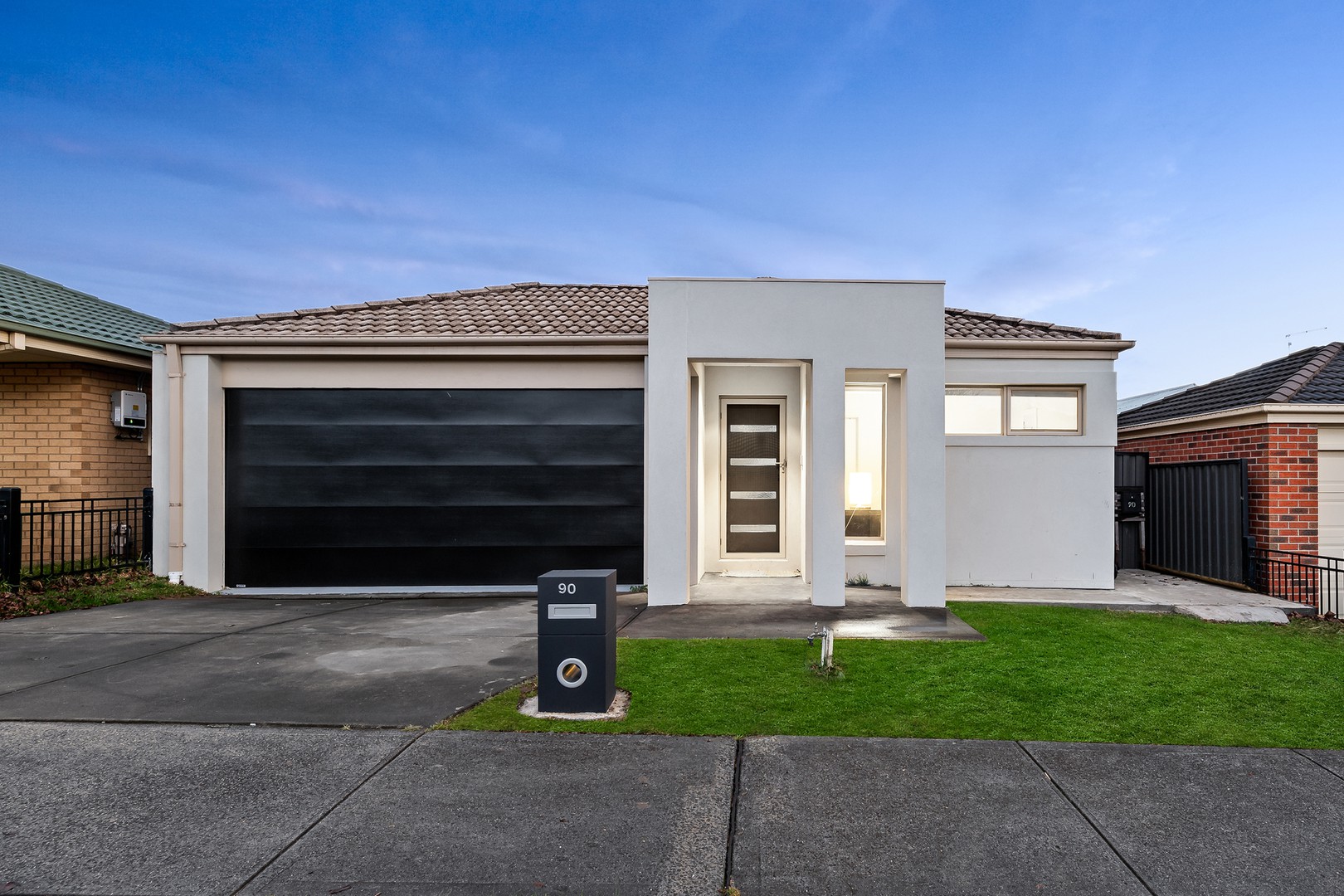 90 Leigh Drive, Pakenham, VIC 3810, Pakenham - Thumbnail 2