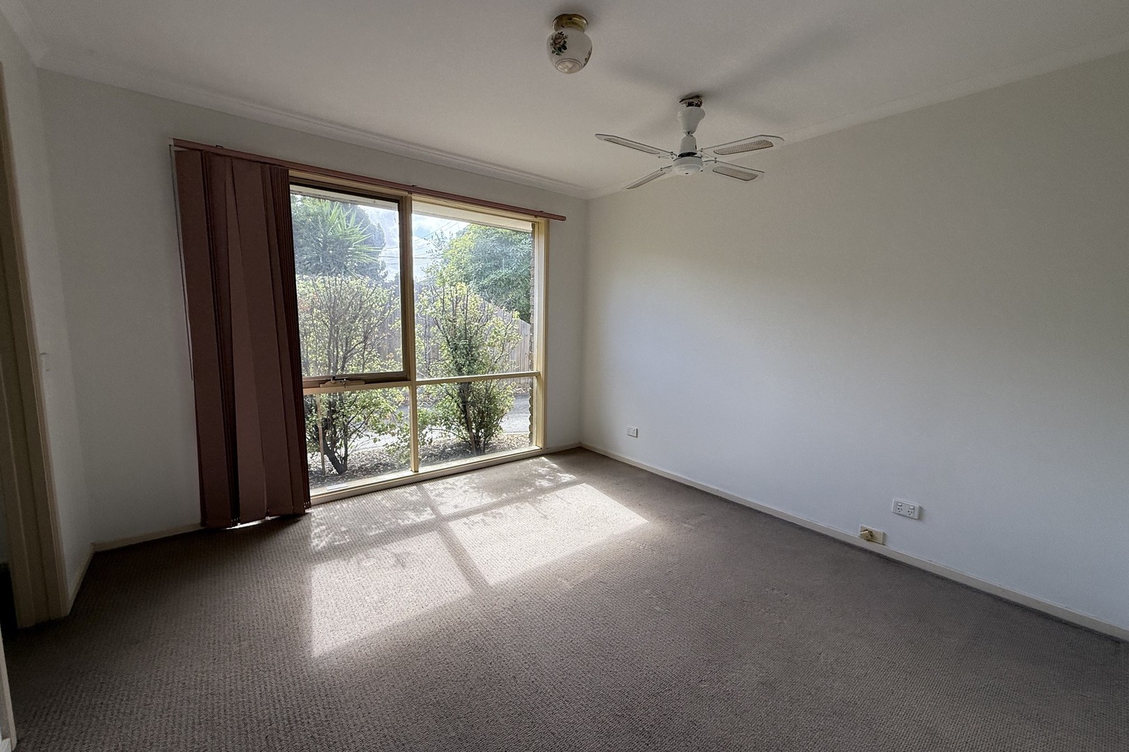 90 Yarcombe Crescent, Craigieburn, VIC 3064, Craigieburn - Thumbnail 4