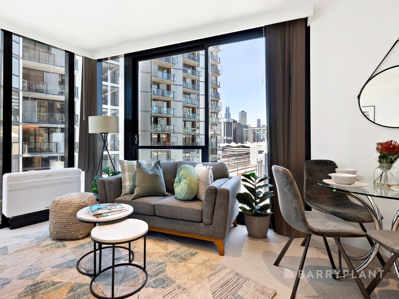901/677 La Trobe St, Docklands, VIC 3008 - Image - 05/12/2025