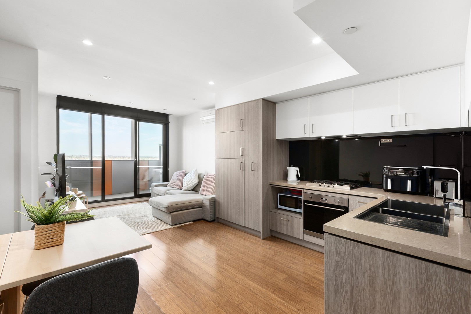 902/146 Bell Street, Coburg, VIC 3058 - Thumbnail 2 - 01/10/2025