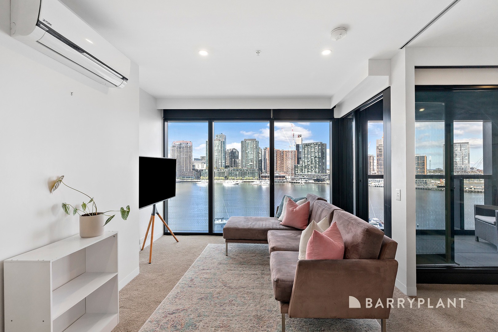 902/8 Pearl River Road, Docklands, VIC 3008 - Thumbnail 2 - 10/08/2026
