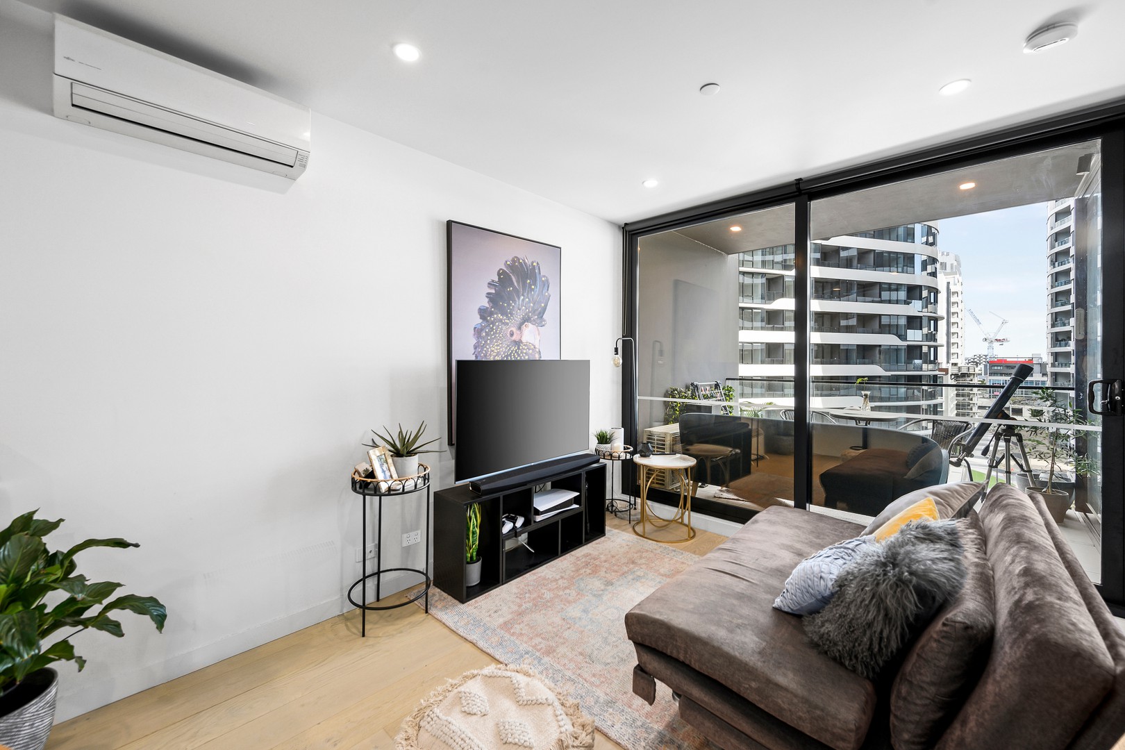 906/2 Joseph Road, Footscray, VIC 3011, Footscray - Thumbnail 2