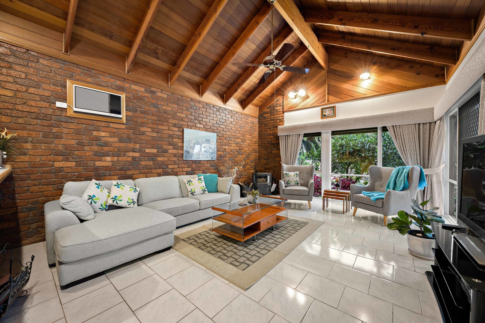 91 Burrowye Crescent, Keilor, VIC 3036 - Thumbnail 2 - 01/04/2025