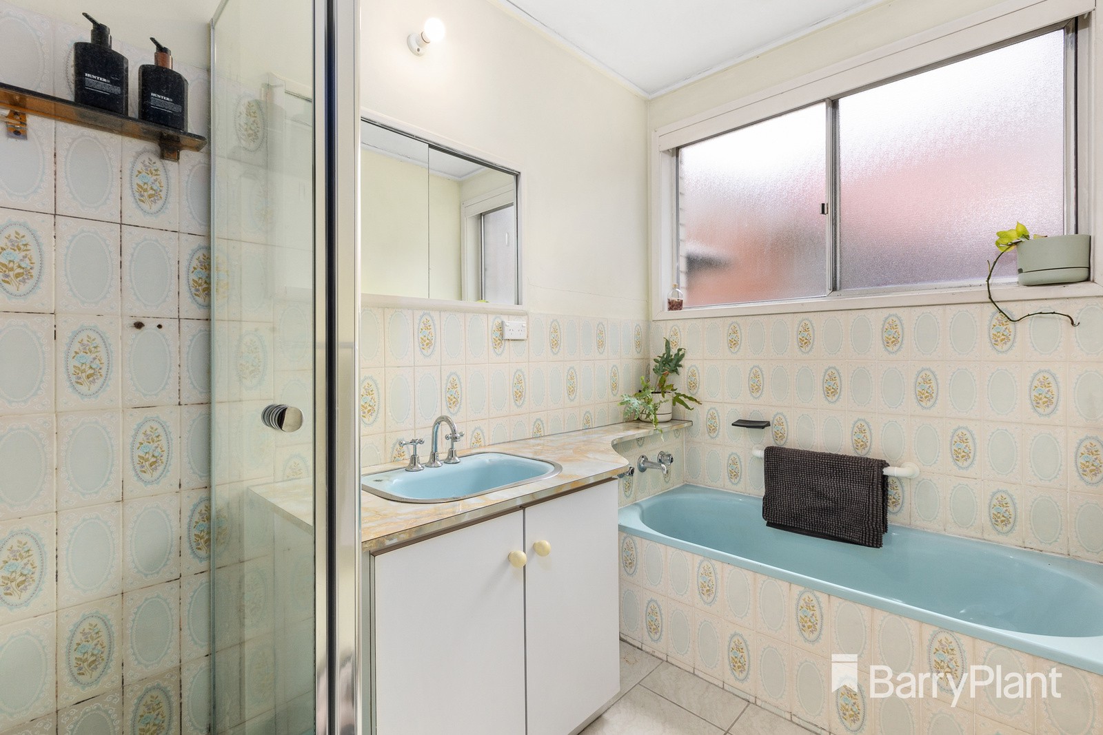 91 Winmalee Drive, Glen Waverley, VIC 3150 - Thumbnail 2 - 17/02/2023