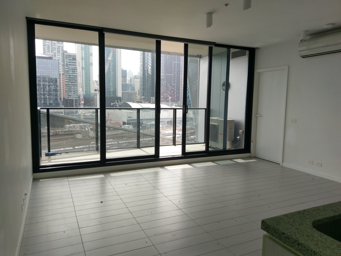 910/673 La Trobe Street, Docklands, VIC 3008 - Thumbnail 1 - 15/08/2022