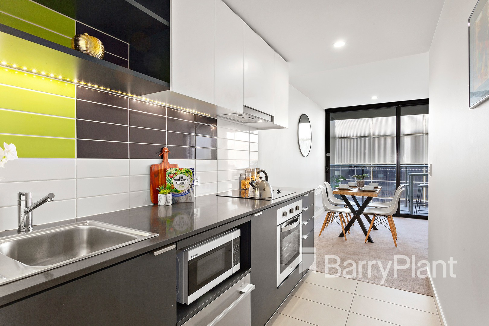 911/815 Bourke Street, Docklands, VIC 3008, Docklands - Thumbnail 3