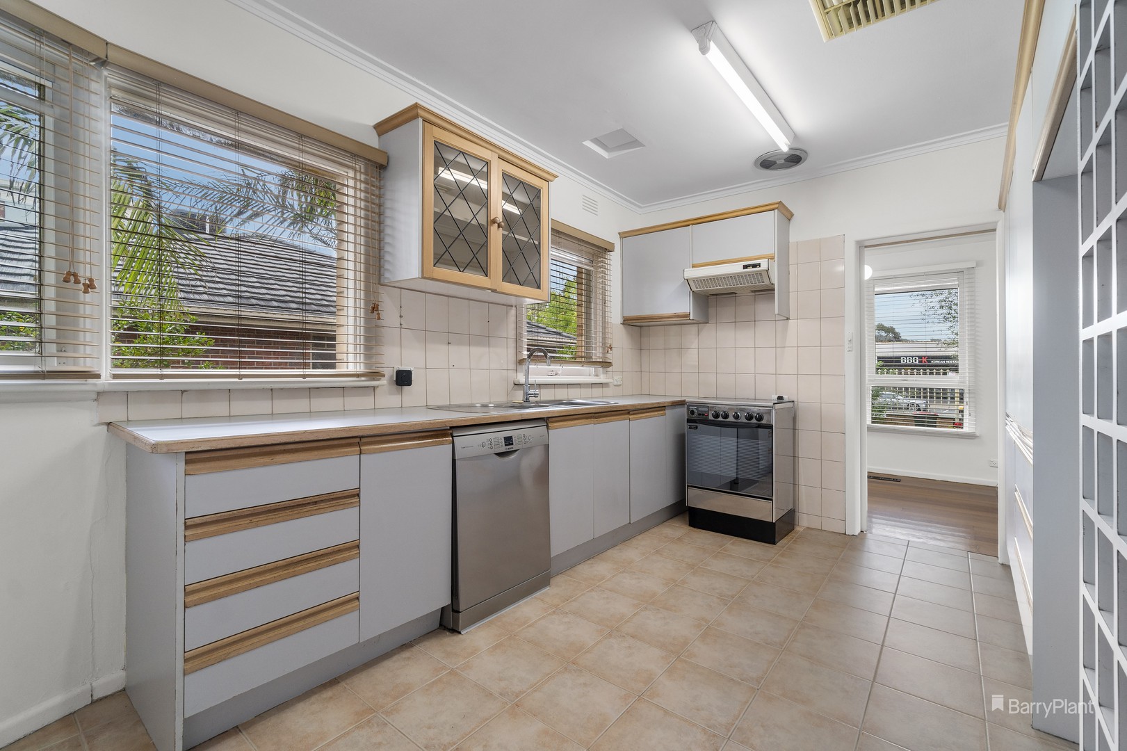 913 Doncaster Road, Doncaster East, VIC 3109, Doncaster East - Thumbnail 3