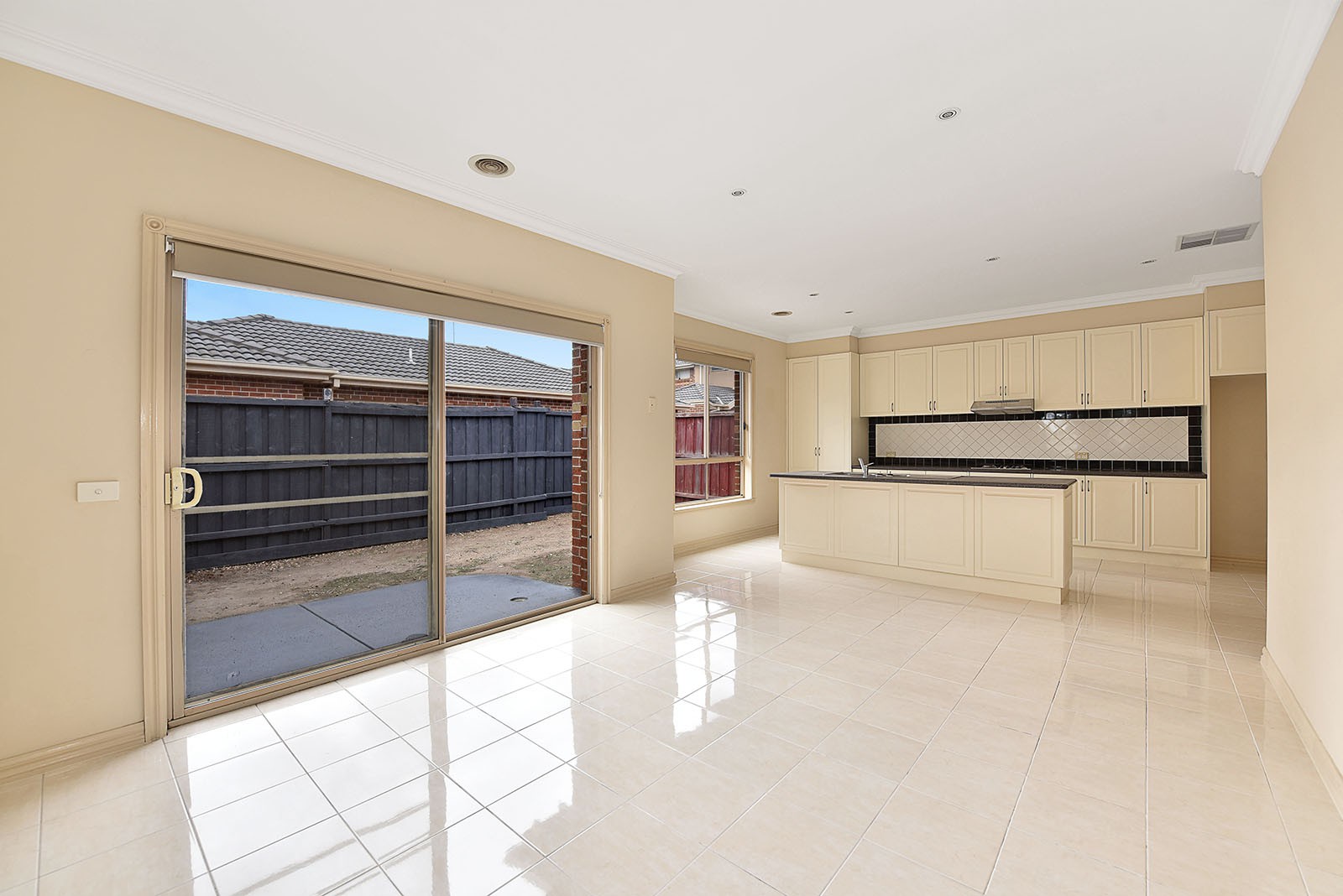 915 Ballarat Road, Deer Park, VIC 3023, Deer Park - Thumbnail 2