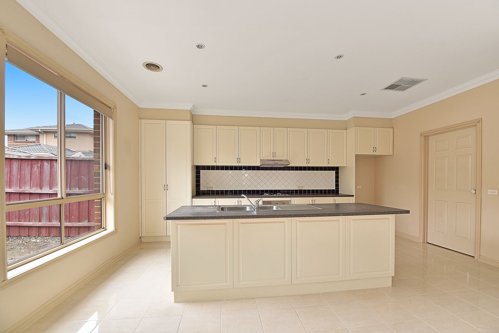 915 Ballarat Road, Deer Park, VIC 3023, Deer Park - Thumbnail 2