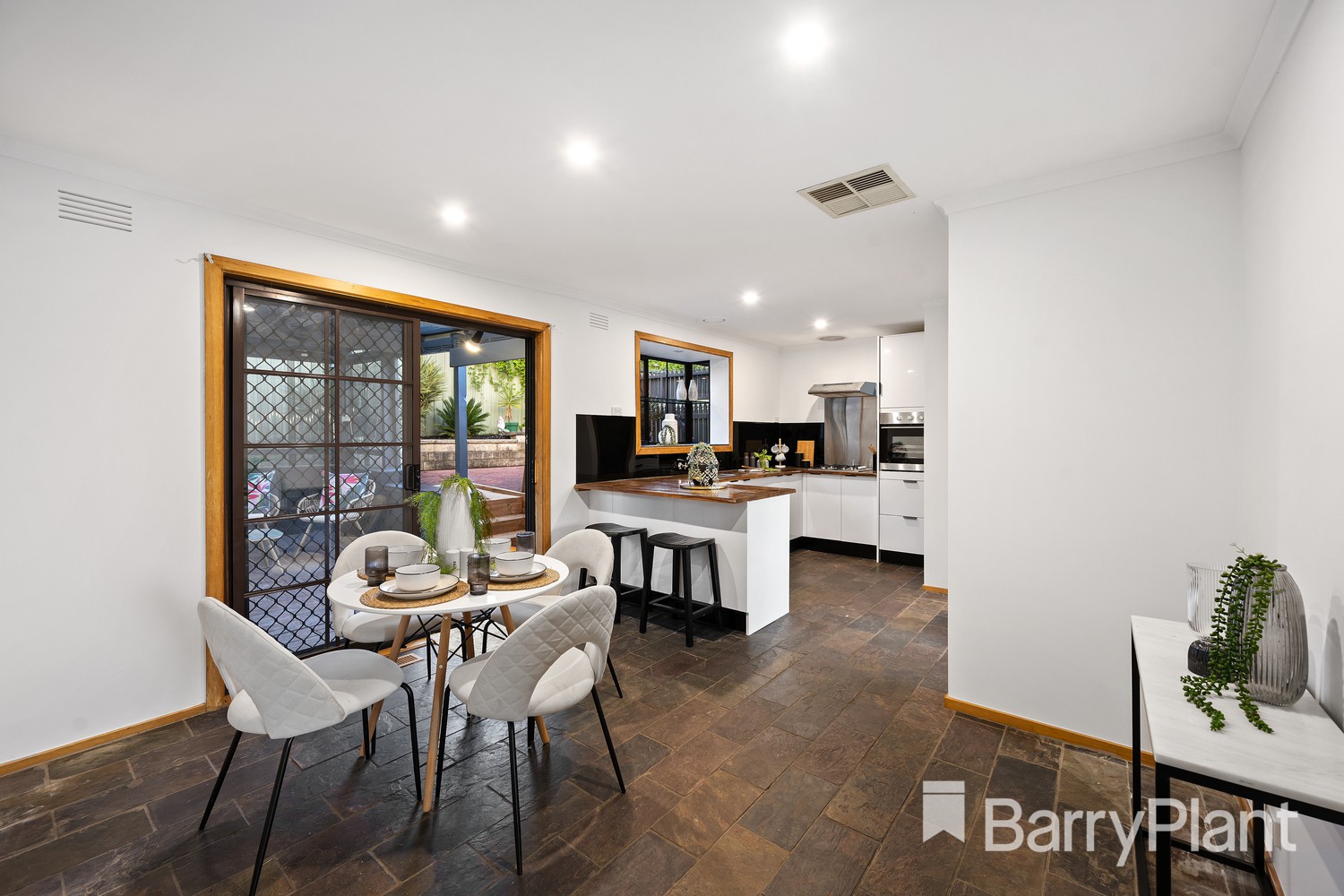 92 Arthur Street, Bundoora, VIC 3083, Bundoora - Thumbnail 2